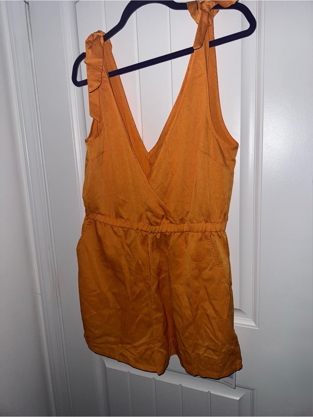 NWT Cupshe Orange Tie Shoulder V Neck Romper Size L